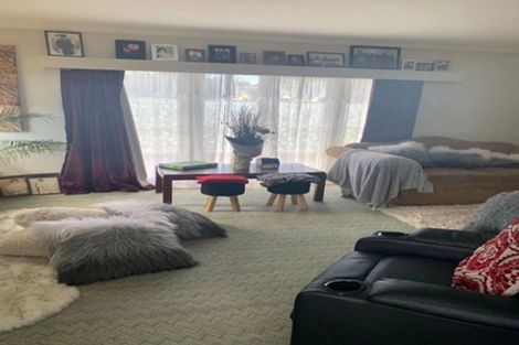 Photo of property in 6 Marlene Avenue, Te Atatu South, Auckland, 0610