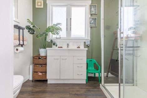 Photo of property in 13 Waverley Street, Waipawa, 4210