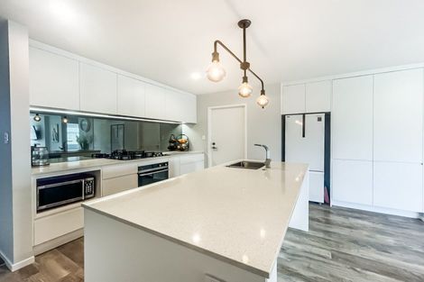 Photo of property in 17 Cyprus Place, Fitzherbert, Palmerston North, 4410