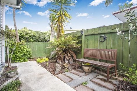 Photo of property in 59 Woodside Road, Massey, Auckland, 0614