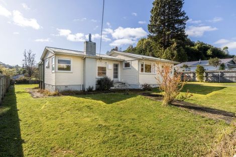 Photo of property in 9 Rangatira Road, Hunterville, 4730