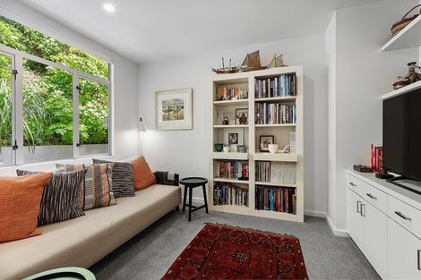 Photo of property in 363u2 Karaka Bay Road, Karaka Bays, Wellington, 6022