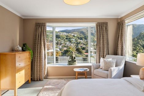 Photo of property in 69 Thatcher Crescent, Crofton Downs, Wellington, 6035