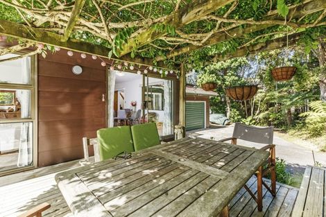 Photo of property in 9 Geoffrey Road, Torbay, Auckland, 0630