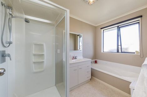 Photo of property in 23 Geneva Terrace, Kelvin Grove, Palmerston North, 4414