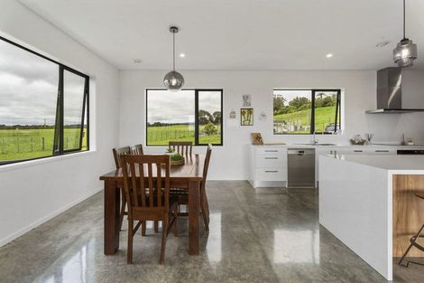 Photo of property in 130 Hurworth Road, Hurworth, New Plymouth, 4371