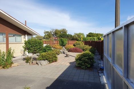 Photo of property in 77 Memorial Avenue, Ilam, Christchurch, 8053