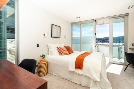 Photo of property in 26 The Crescent, Roseneath, Wellington, 6011