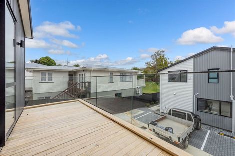 Photo of property in 49b Golf Road, New Lynn, Auckland, 0600