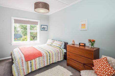 Photo of property in 23 Resolution Street, Lyall Bay, Wellington, 6022