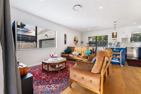 Photo of property in 19 Alma Street, Te Atatu South, Auckland, 0610
