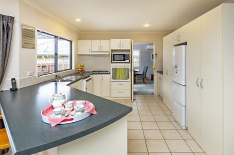 Photo of property in 13 Longford Park Drive, Takanini, 2112