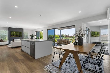 Photo of property in 37 Forstera Way, Papamoa Beach, Papamoa, 3118