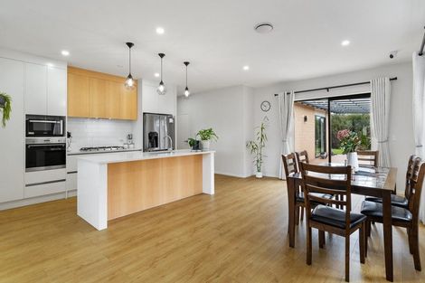 Photo of property in 14 Earlywood Road, Takanini, 2110