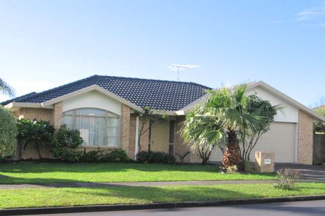 Photo of property in 33 Newinn Crescent, East Tamaki Heights, Auckland, 2016