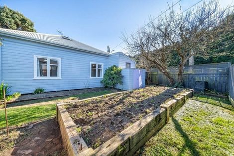 Photo of property in 35 Riddlers Crescent, Petone, Lower Hutt, 5012