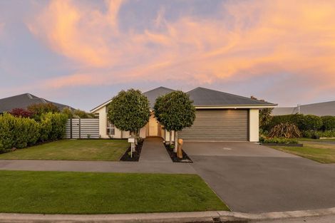 Photo of property in 11 Whitau Place, Marshland, Christchurch, 8083