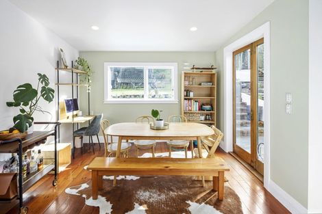 Photo of property in 72 Eden Street, Island Bay, Wellington, 6023