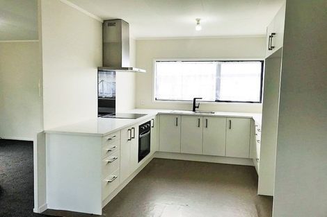 Photo of property in 1/5 Solveig Place, Randwick Park, Auckland, 2105
