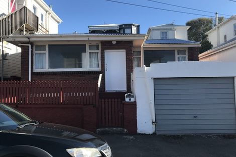 Photo of property in 6 Howard Street, Mount Cook, Wellington, 6021