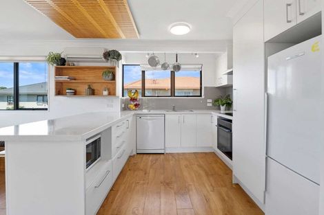 Photo of property in 2/15 Solway Place, Mount Maunganui, 3116
