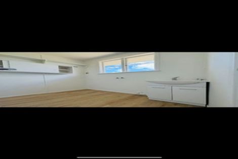 Photo of property in 28 Waione Avenue, Te Atatu Peninsula, Auckland, 0610