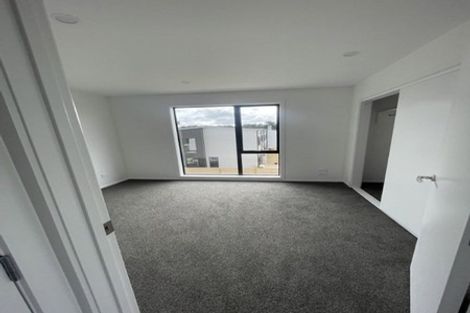 Photo of property in 3/504 Don Buck Road, Massey, Auckland, 0614