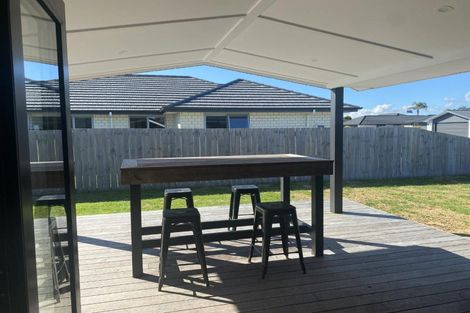 Photo of property in 21 Saint Michael Crescent, One Tree Point, 0118