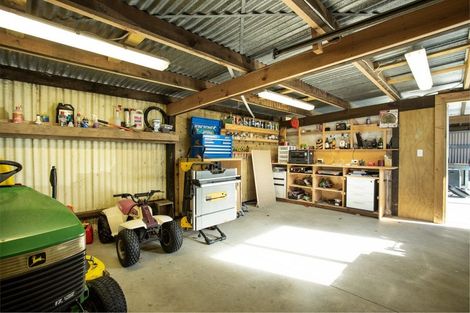 Photo of property in 50 Awaroa Road, Helensville, 0800