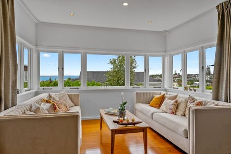 Photo of property in 15 Seaview Road, Castor Bay, Auckland, 0620