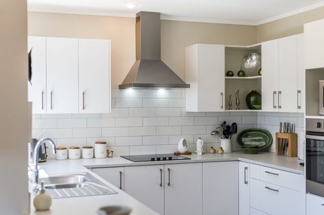 Photo of property in 3 Lakeside Villas, Whitby, Porirua, 5024