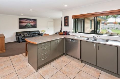 Photo of property in 6 Nad Place, East Tamaki Heights, Auckland, 2016