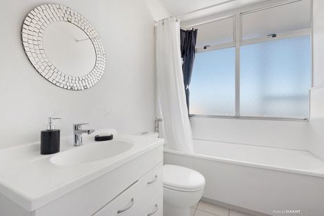 Photo of property in 23uc7 Rangitane Street, Maupuia, Wellington, 6022