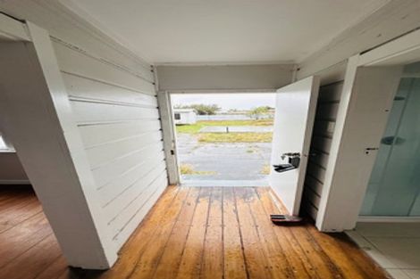 Photo of property in 86 Hinau Street, Castlecliff, Whanganui, 4501