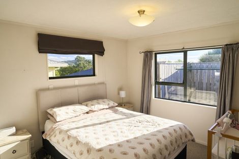 Photo of property in 6a Sunningdale Lane, Woodridge, Wellington, 6037