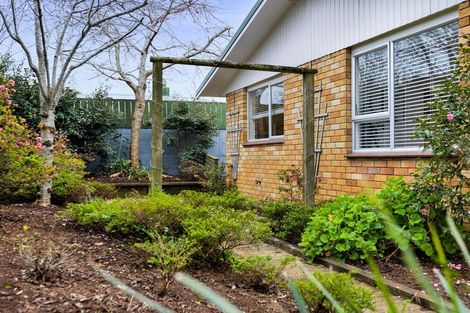 Photo of property in 2/6 Hood Place, Spotswood, New Plymouth, 4310