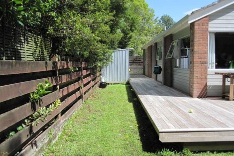 Photo of property in 2/76 Glenvar Road, Torbay, Auckland, 0630