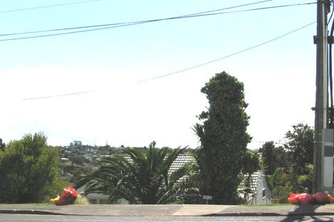 Photo of property in 2/55 Carlisle Road, Torbay, Auckland, 0630