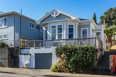 Photo of property in 68 Northland Road, Northland, Wellington, 6012