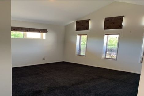 Photo of property in 18 Linkwater Way, Parklands, Christchurch, 8083
