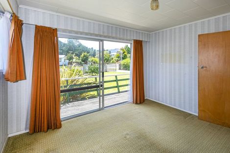 Photo of property in 68 Watt Street, Coromandel, 3506