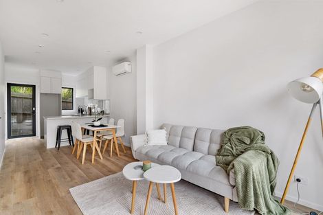 Photo of property in 3 Meg Lane, Glen Eden, Auckland, 0602