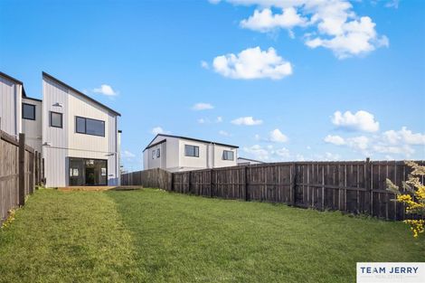 Photo of property in 49b Crestview Rise, Papakura, 2110