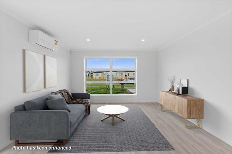 Photo of property in 19 Uatoto Road, Clarks Beach, 2122