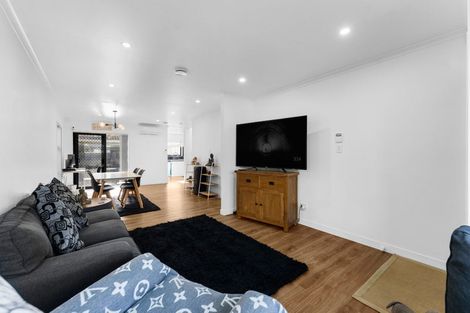 Photo of property in 127e Russell Road, Manurewa, Auckland, 2102