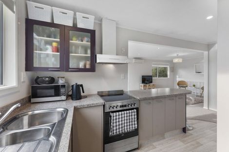 Photo of property in 107f2 Allington Road, Karori, Wellington, 6012