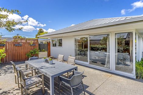 Photo of property in 271 Avonhead Road, Avonhead, Christchurch, 8042