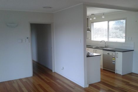 Photo of property in 2 Ranger Place, Wattle Downs, Auckland, 2103