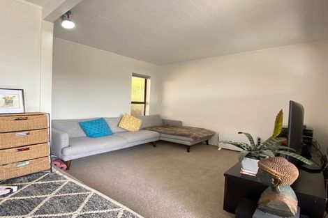 Photo of property in 2/21 Scarboro Terrace, Murrays Bay, Auckland, 0630