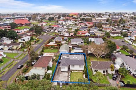 Photo of property in 30 Killington Crescent, Mangere, Auckland, 2022